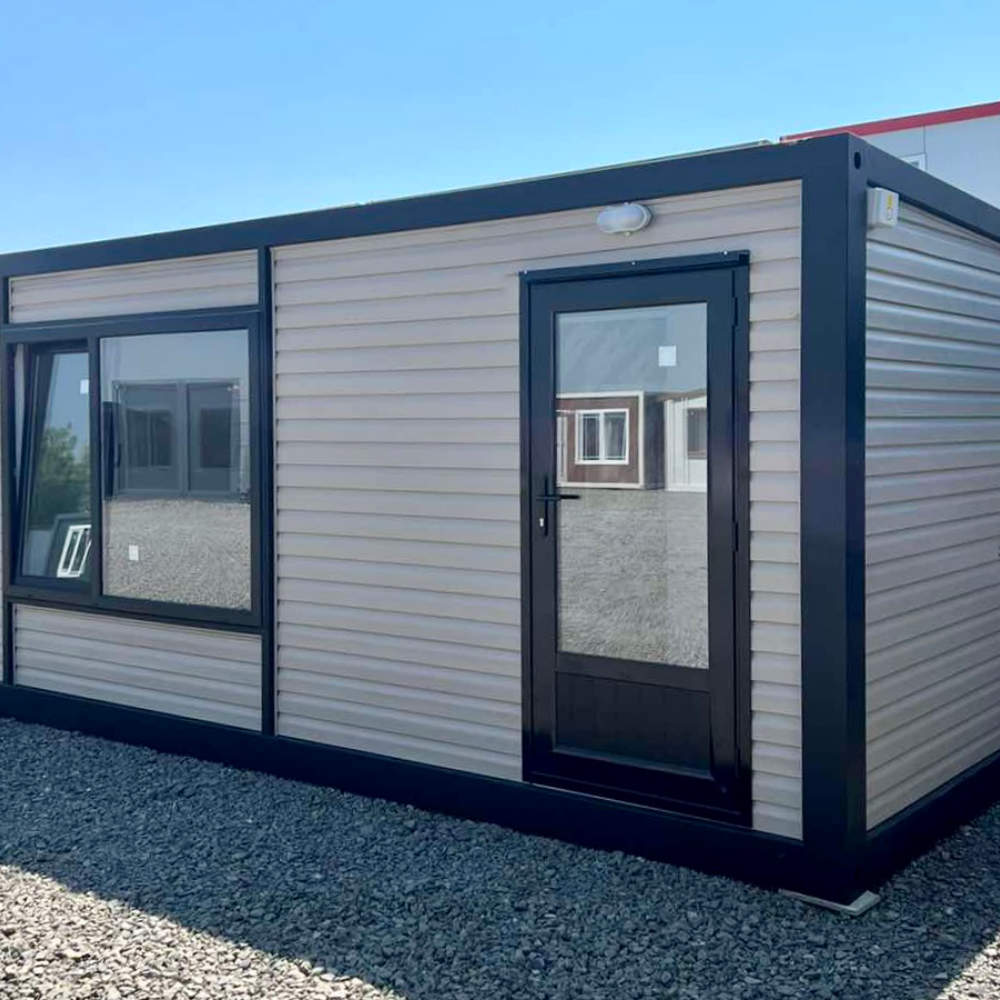 18 m² Compact Plus Bürocontainer – Modulhaus mit Bad | Isoliert, Modern & Ganzjährig Nutzbar
