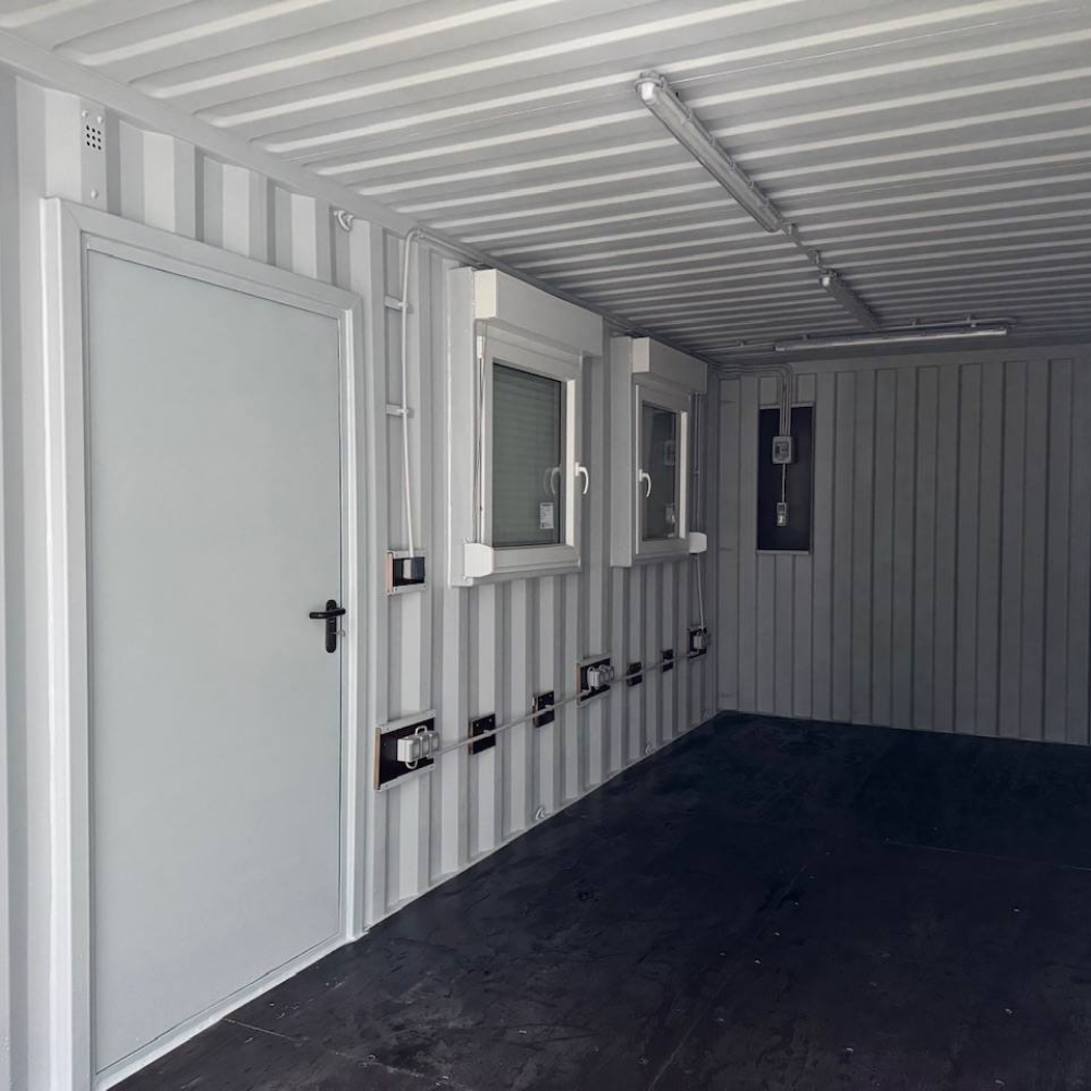 20-Fuß Lagercontainer ONE WAY mit Fenster & Personentür kaufen – Neu, sicher & sofort verfügbar – Bild 2